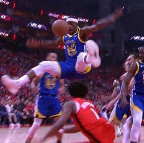 MK体育-季后赛硬汉巴特勒 这一次还能抗住阿门的“飞铲”吗