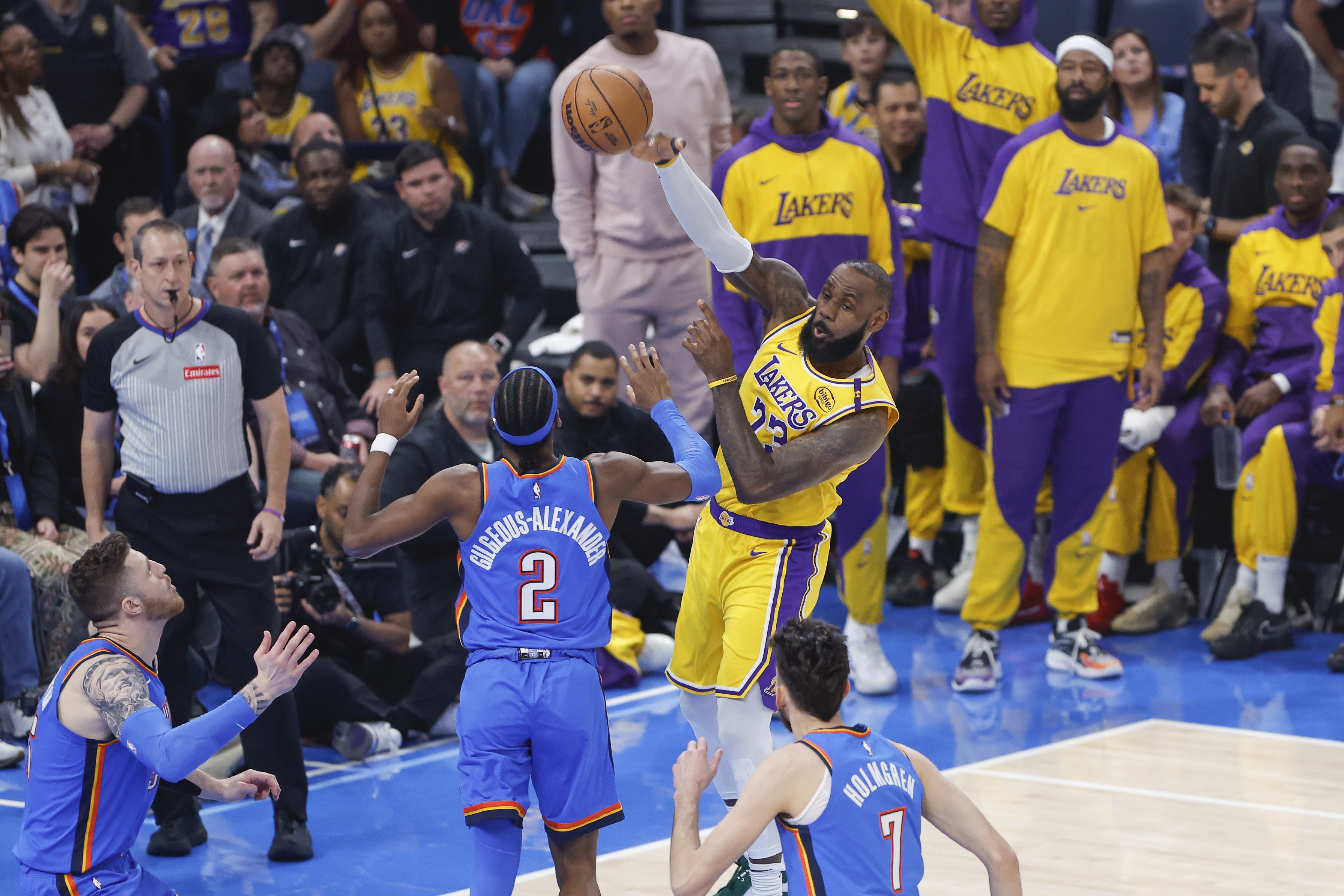 MK体育-霍里：詹姆斯是唯一有权抱怨裁判的人 他没有SGA&amp;东里的吹罚待遇