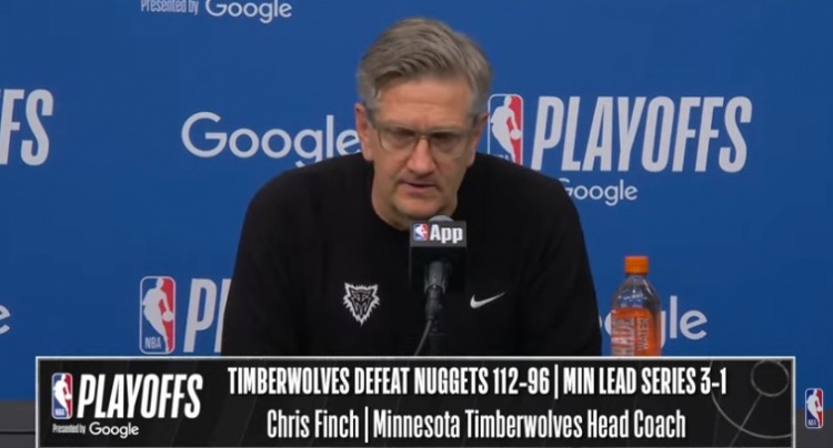 MK体育-【完整版】芬奇：失去两将仍赢球 这是我赛季最骄傲的一刻